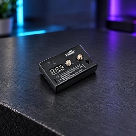 Ohmmètre digital et Voltmètre Eleaf