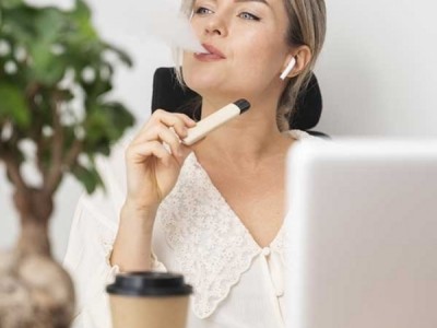 Est-ce que vapoter l’ecigarette donne des boutons ?